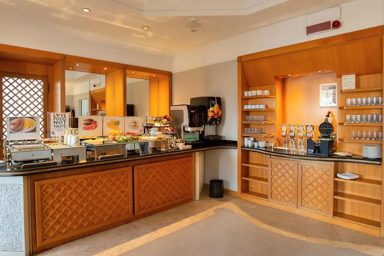 Hotel Tritone Rome