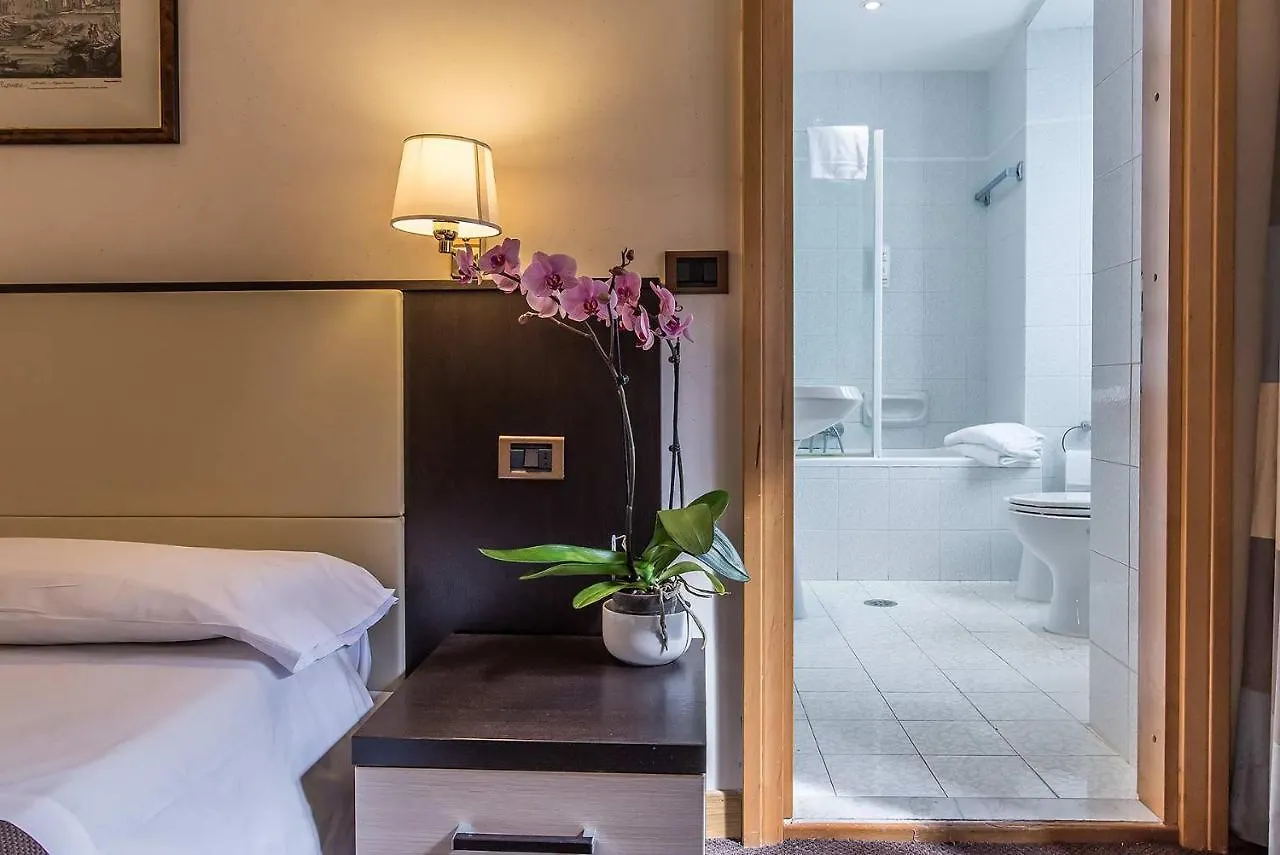 Hotel Tritone Rome
