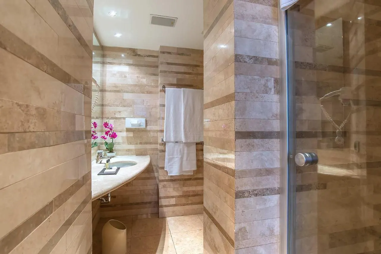 Hotel Tritone Rome Italie