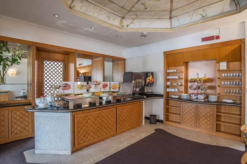 Hotel Tritone Rome 3*,