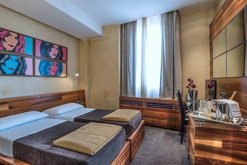 Hotel Tritone Rome Italie
