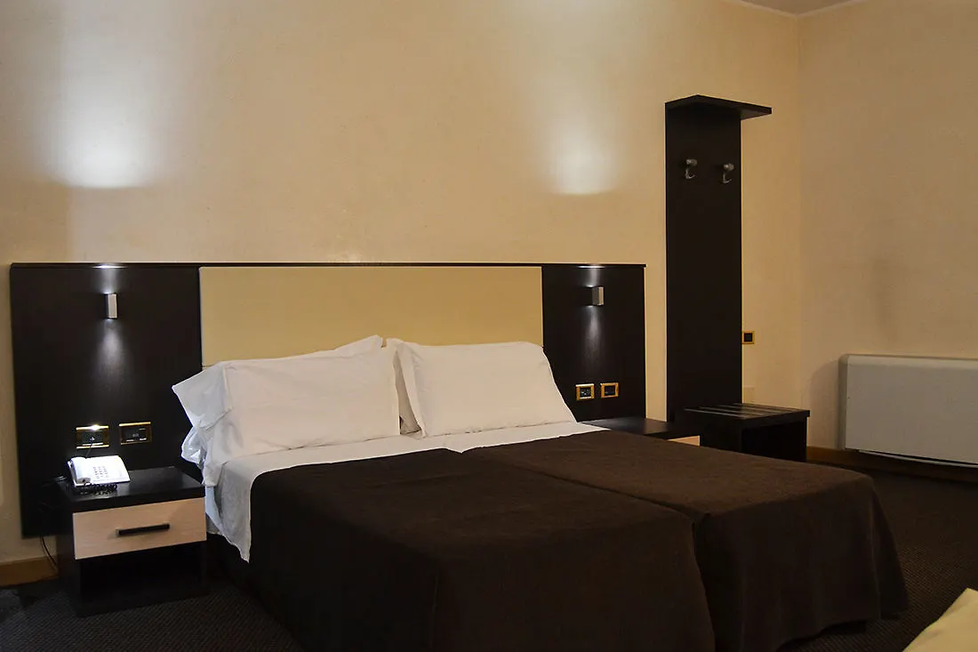 Hotel Tritone Rome
