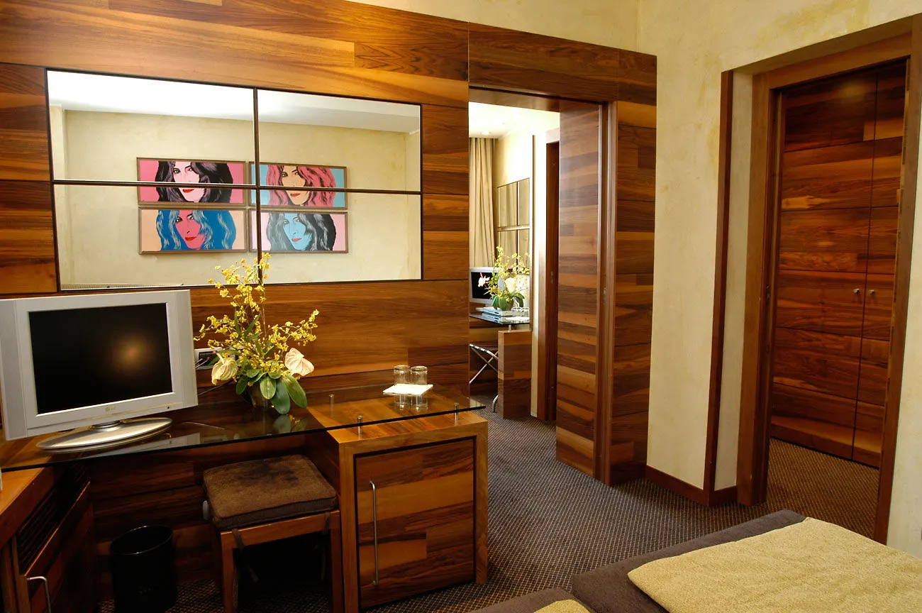 ***  Hotel Tritone Rome Italie
