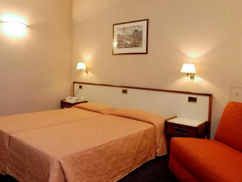 Hotel Tritone Rome 3*,