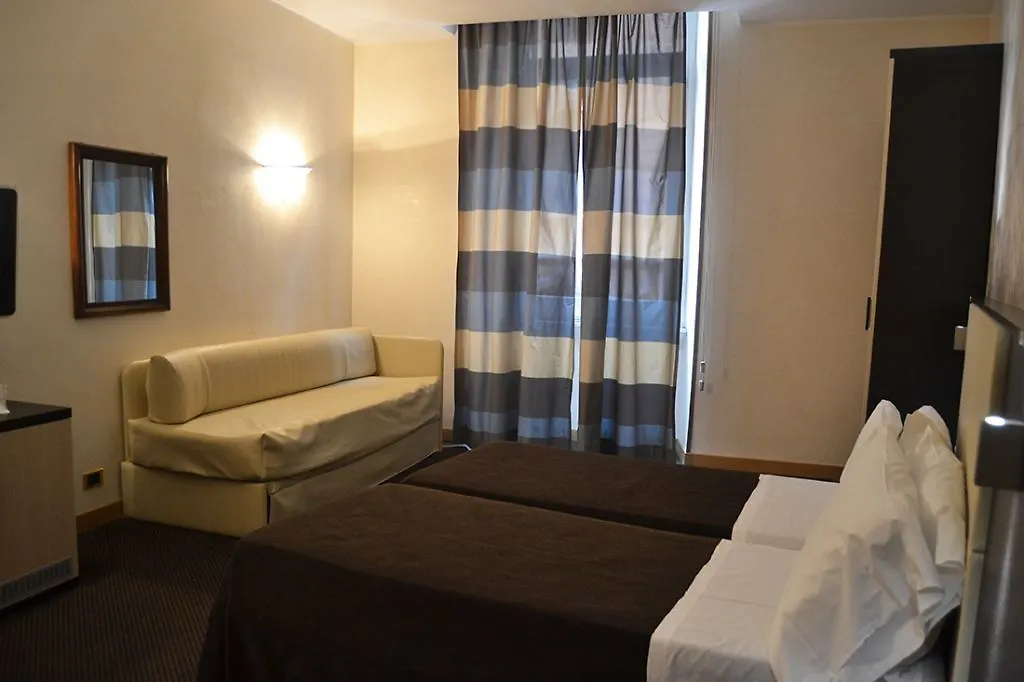 Hotel Tritone Rome